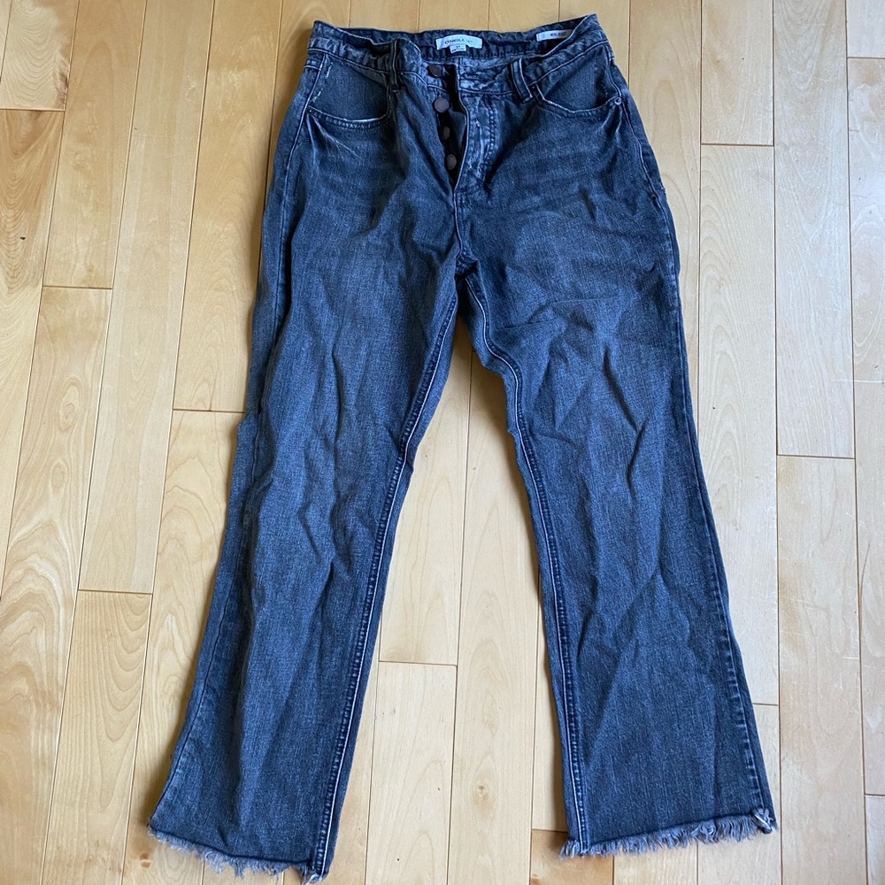 O’Neill charcoal grey, ankle length jeans.